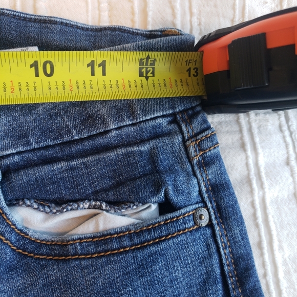 Eunina Jeans Greta. Mid Rise. Skinny. Size 3 - Picture 6 of 7